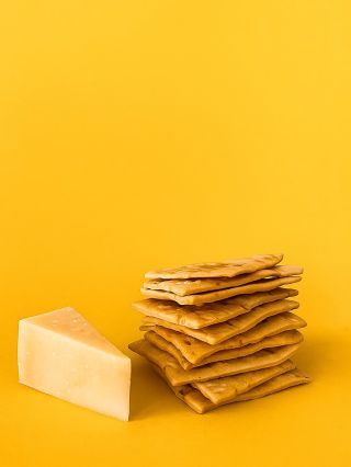 🧀 Naše vlajková loď! Vynikají čistou extra sýrovou chutí a vůní. Sklenku vína si bez nich již nedovedeme představit. Tyto...