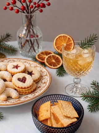 Protože i vánoční chutě potřebují rovnováhu. Gouda sušenky vyváží všechny ty cukrové hříchy. www.goudasusenky.cz . . ....